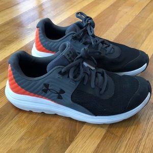 Mens UA tennis shoes